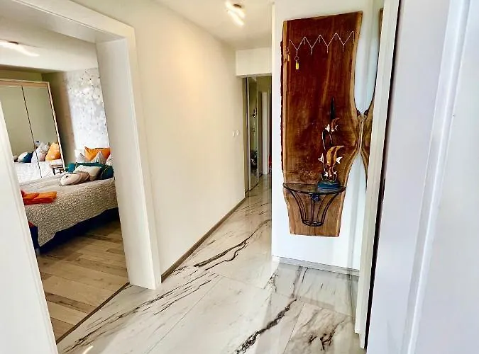 Fabulous Lakeside Family | 4 Lägenhet *