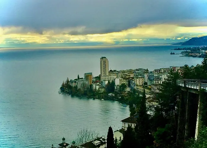 Fabulous Lakeside Family | 4 مونترو