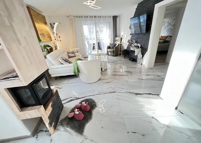 Fabulous Lakeside Family | 4 * Montreux